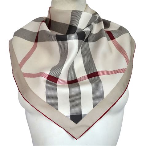 foulard burberry soie prix|Foulards Burberry occasion femme .